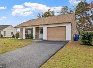 27 Buxton Ct, Southampton, NJ 08088