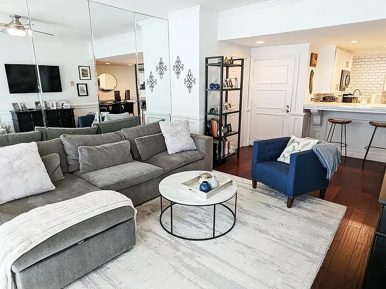 2410 Albatross St #6 — Photo 2