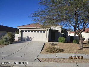 1st image of 632 W Red Barberry Dr