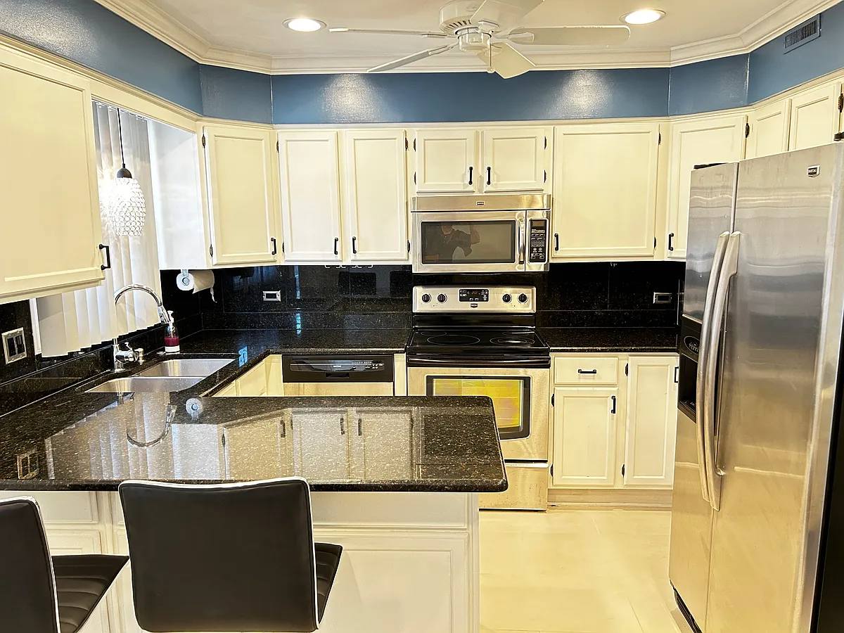 Building Photo - 3456 N Harlem Ave #3E
