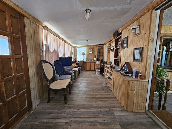 4th image of 39 Becky Ave