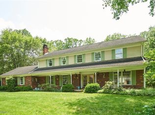 2450 Laurel Valley Dr, Akron, OH 44313