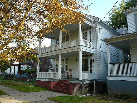 2nd image of 1613 Spratley St