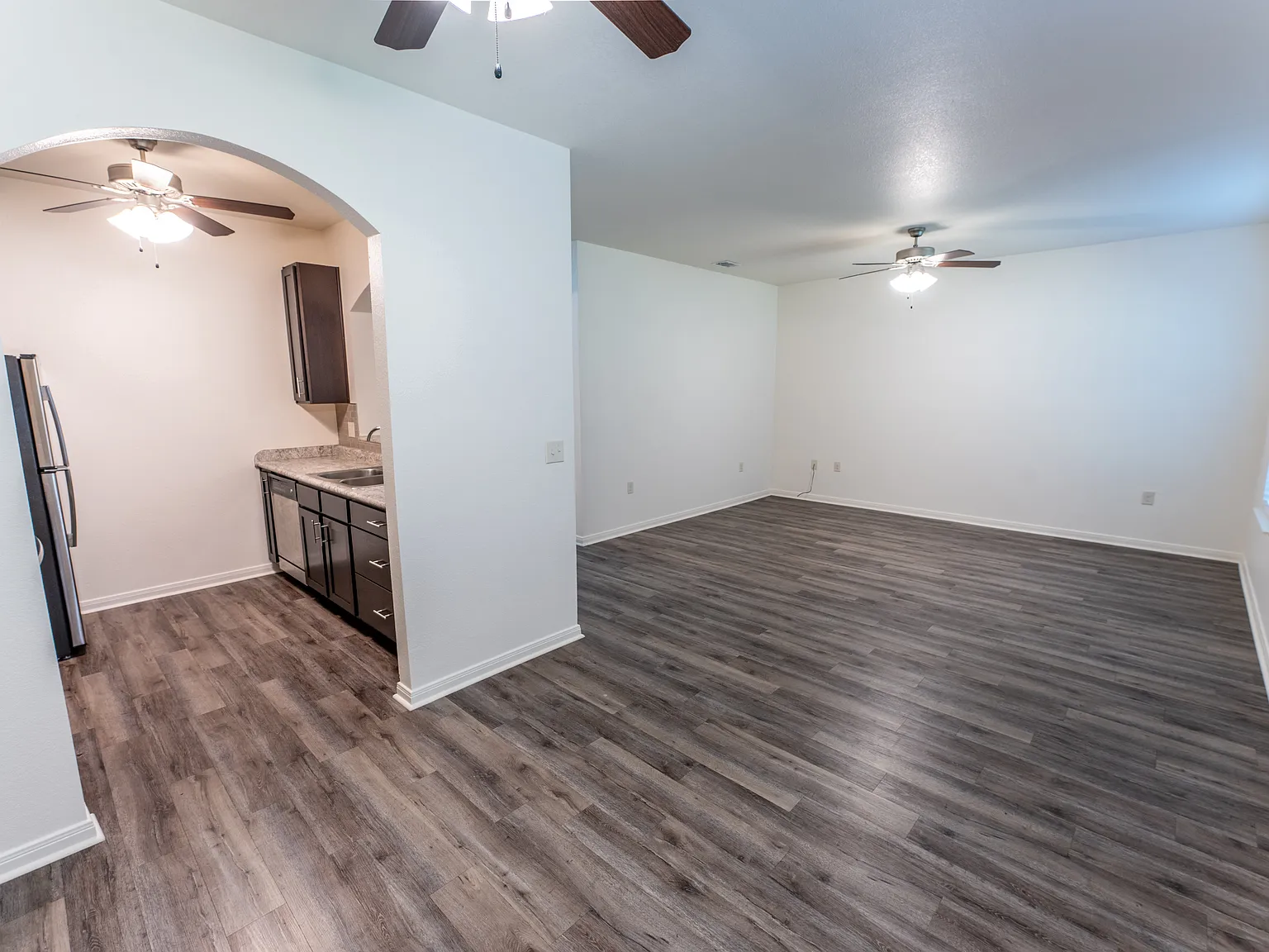 2 bed, 1030 sqft, $1,595 — Photo 3