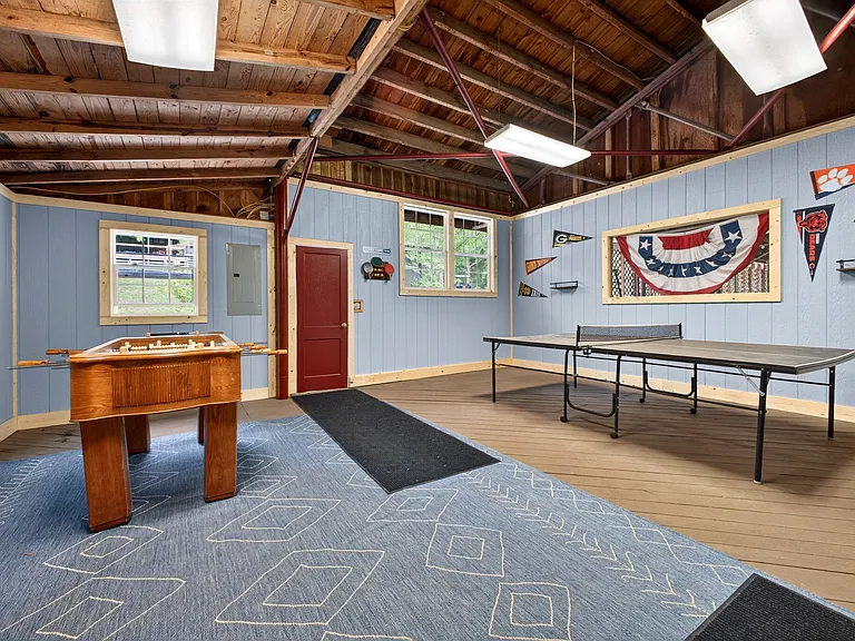 162 Hilltop Ct — Photo 35