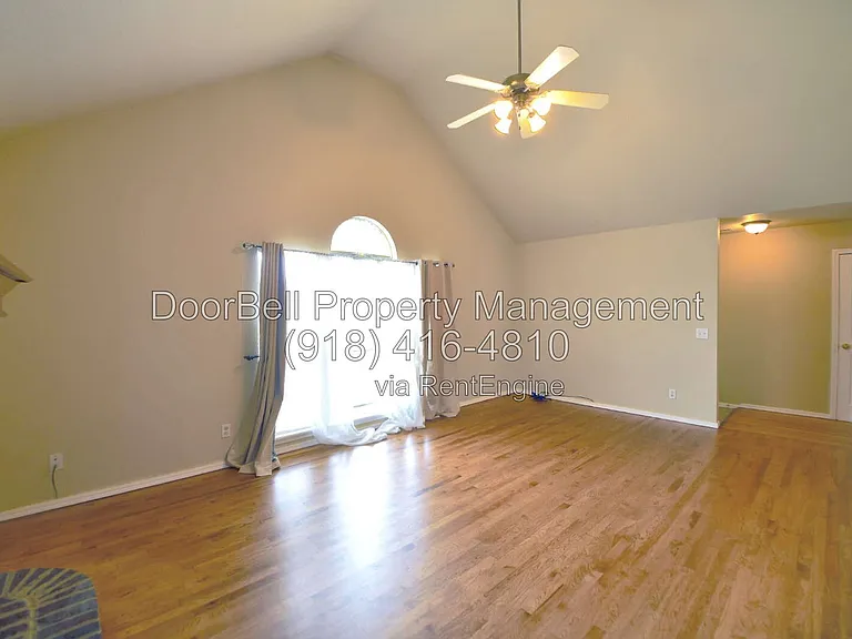 11621 S Mulberry Ln — Photo 7