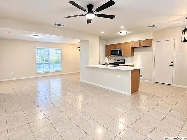 3 bed, 2.0 bath, 1320 sqft, $1,800 — Photo 4