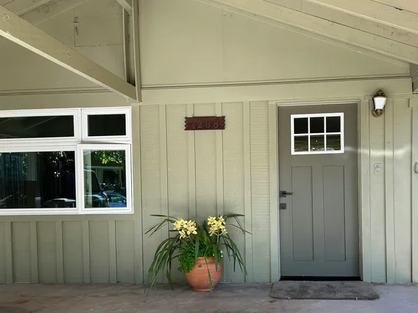1208 Los Robles Dr, Sonoma, CA 95476