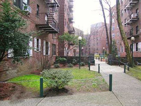 2nd image of 8383 118th St APT 1G
