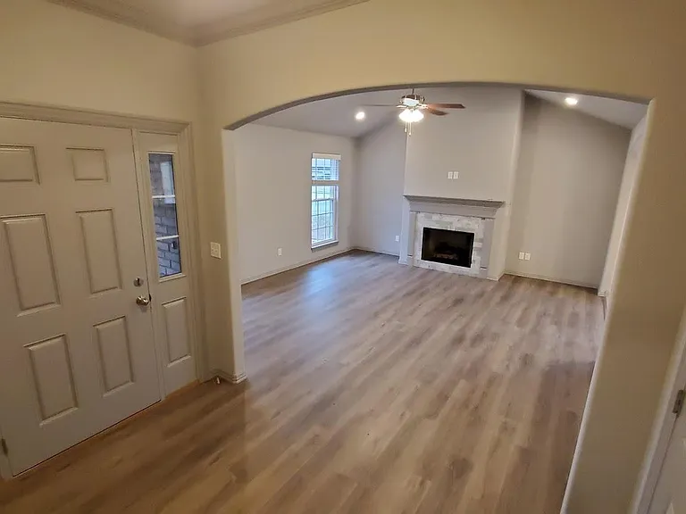 2315 W Margaret St — Photo 5