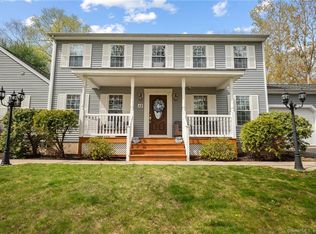 12 Elton Ct, Uncasville, CT 06382