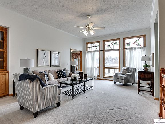 4th image of 215 E Ferndale Dr