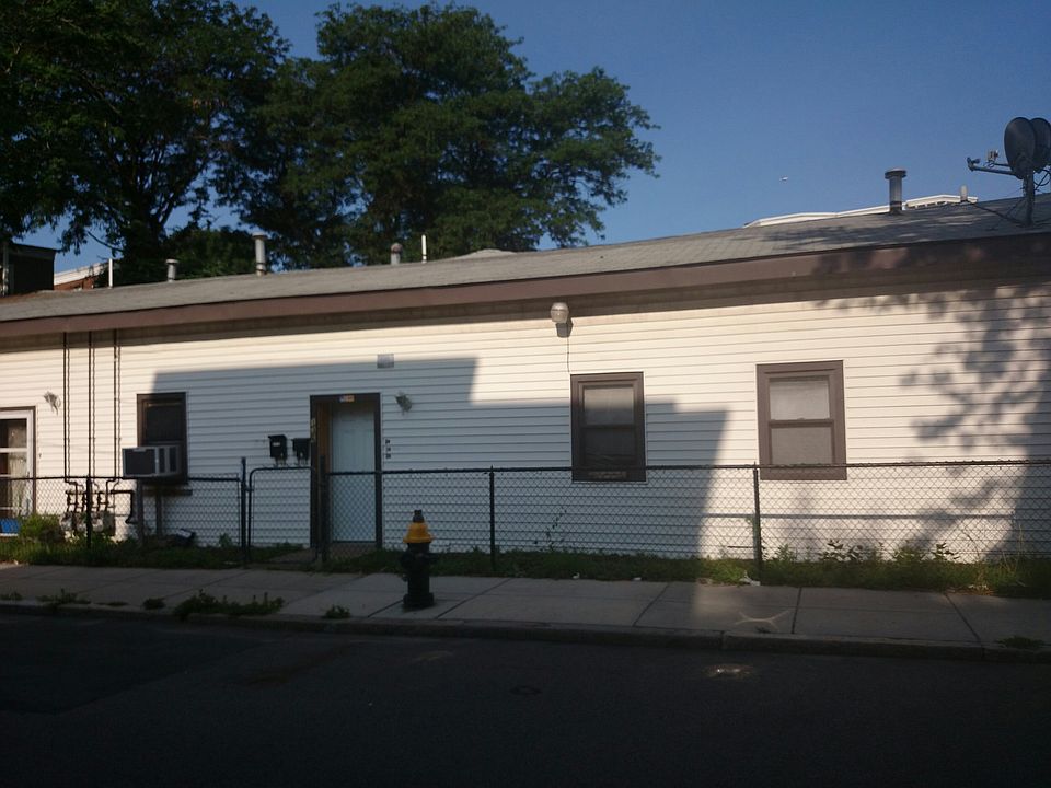 1st image of 136 Sydney St