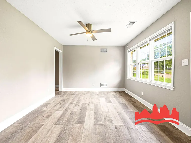 36 W Emory Rd — Photo 7