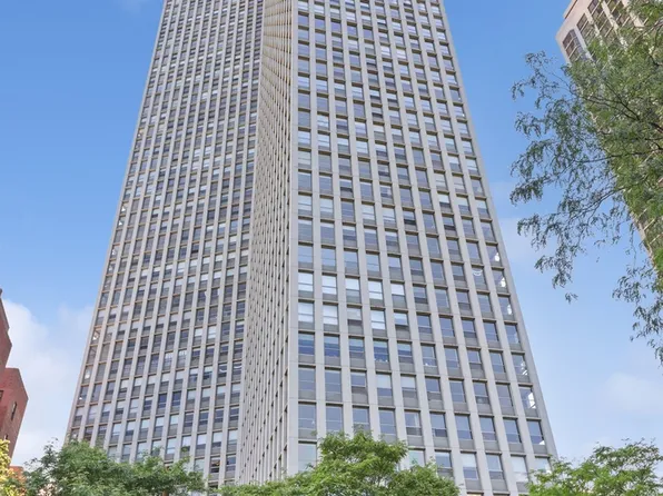 2626 N Lakeview Ave APT 3904, Chicago, IL 60614