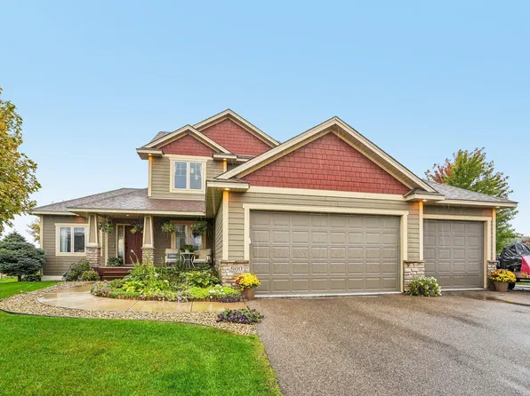 900 Heritage Trl NE, New Prague, MN 56071
