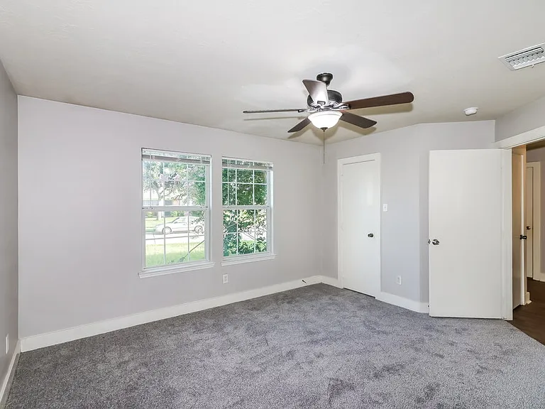 7431 Leightonfield Ct — Photo 10