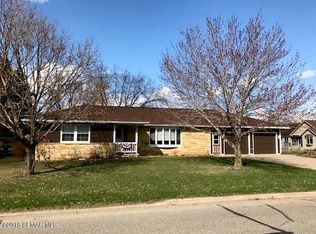 305 Cross St, Lake City, MN 55041
