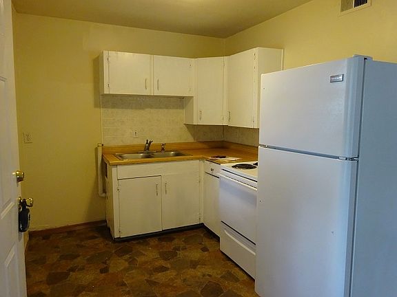 3rd image of 6300 E 154th Ter APT B