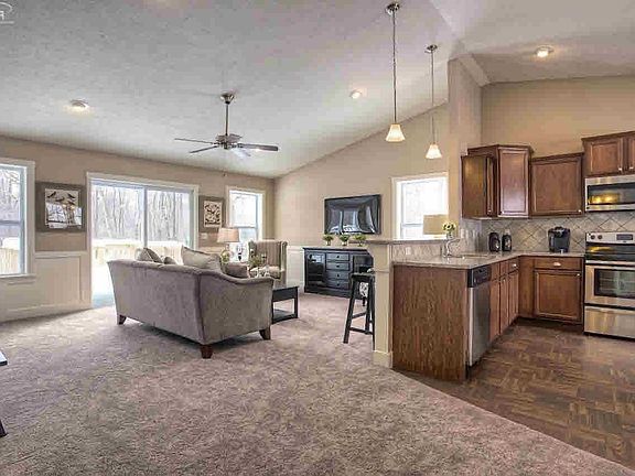 4th image of 9456 Sunrise Ln