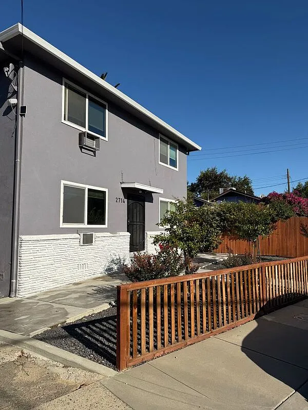 1 bed, 1.0 bath, 650 sqft, $1,650 — Photo 2