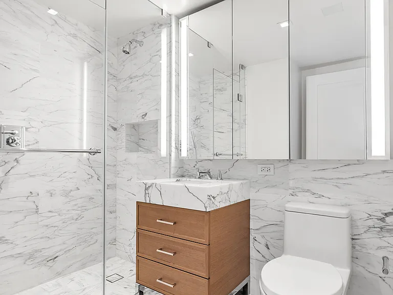 210 Warren St #5Q — Photo 12