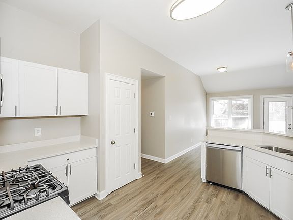 5th image of 110 Glenridge Dr