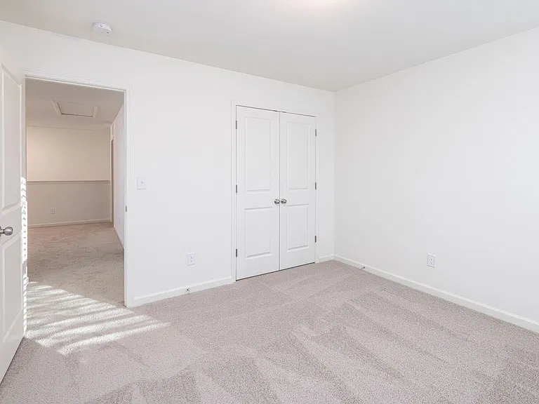 105 Luna Ln — Photo 30