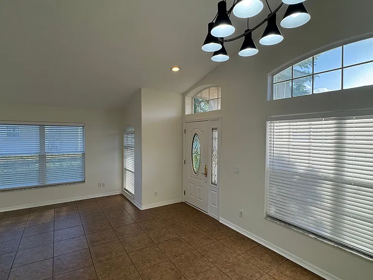 1823 Ashton Dr E — Photo 39