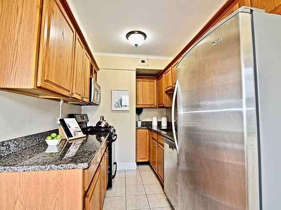 5th image of 1454-1450 Beacon St #342