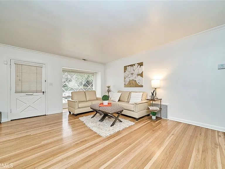 503 Longden Dr — Photo 6