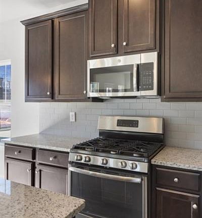 5th image of 1022 Shy Ln