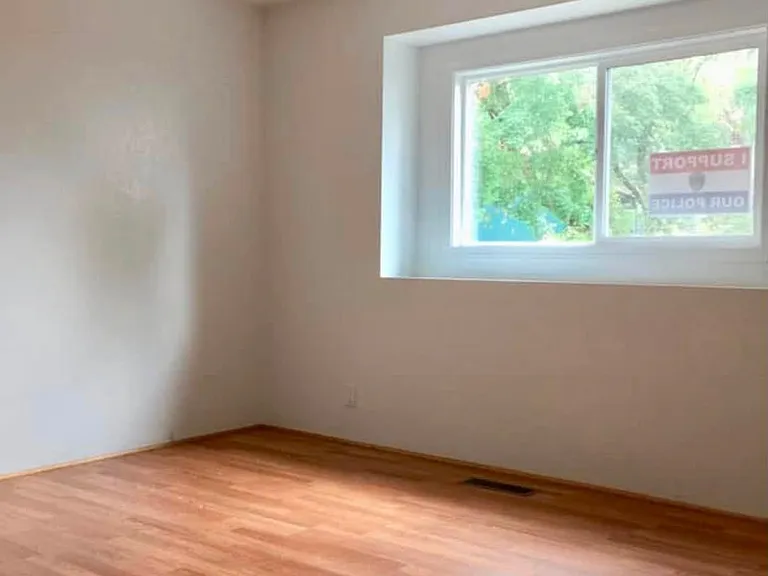 729 Hemlock Ct — Photo 4