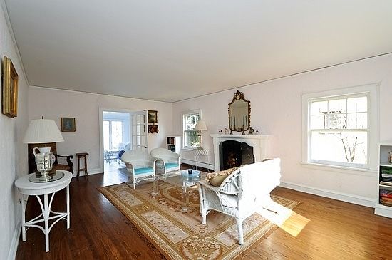 2nd image of 1530 Greenwood Ave
