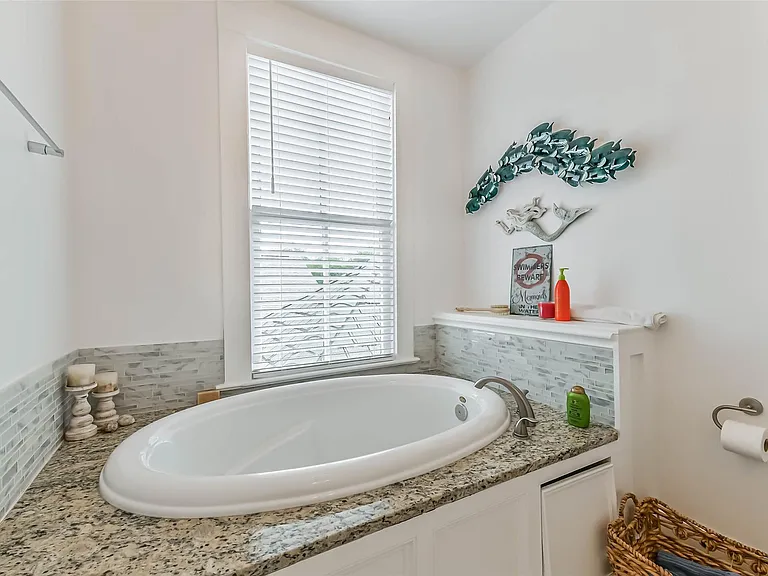 3301 Ursuline St — Photo 17