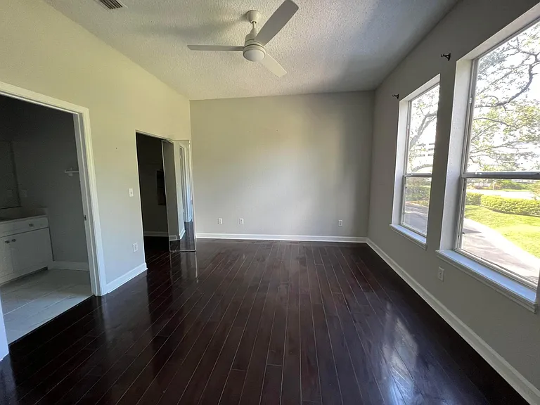 717 Mainsail Dr — Photo 16