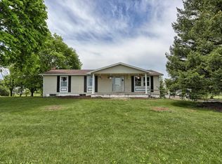 16 W Strack Dr, Myerstown, PA 17067