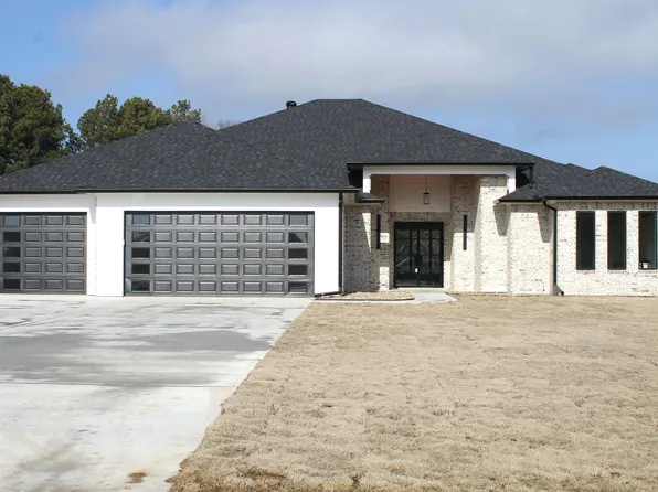 144 Bronco Dr, Texarkana, TX 75503