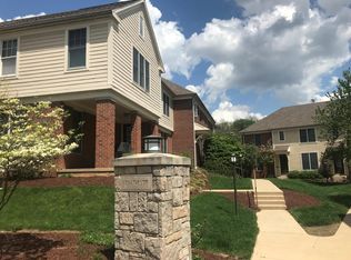 1117 Frick Ln, Pittsburgh, PA 15217