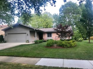 1127 N Thackeray Dr, Palatine, IL 60067