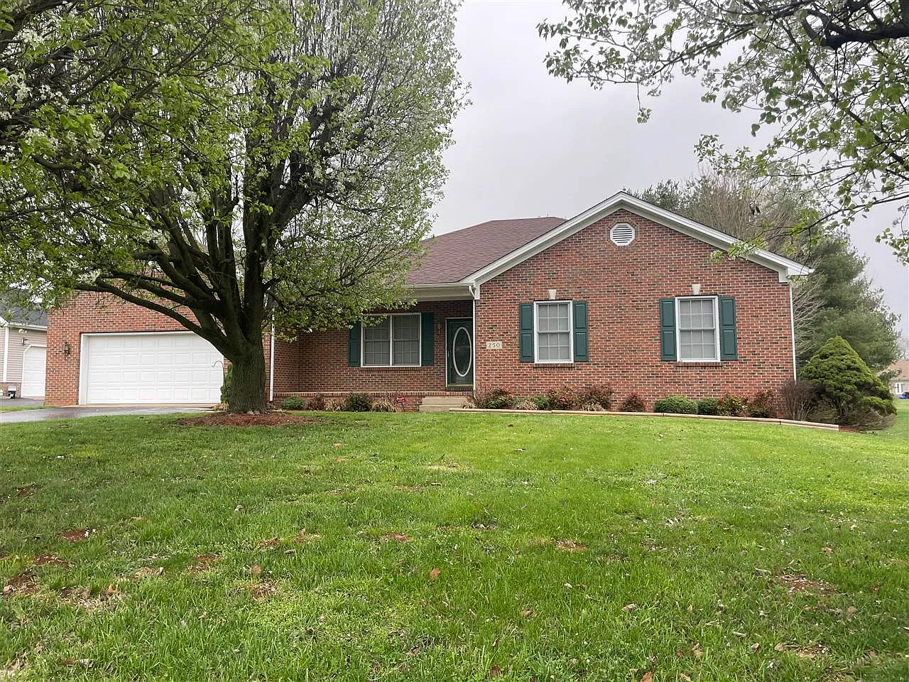250 Stone Crest Ave photo 1
