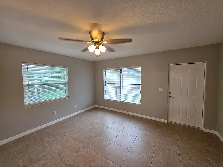 112 S Highland Ave #112 — Photo 17