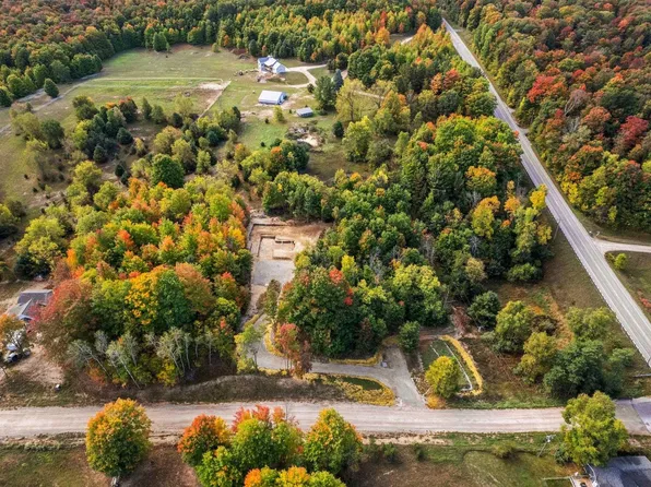 19055 Paradise Ridge Trl, Traverse City, MI 49684