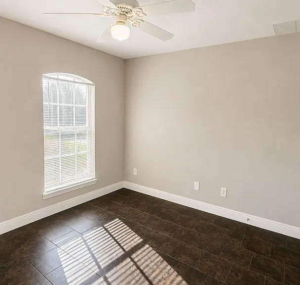 111 Homer Ave S — Photo 5