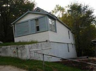 5052 S 17th St, Omaha, NE 68107