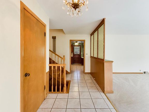 4th image of 1201 S Lincoln Ave