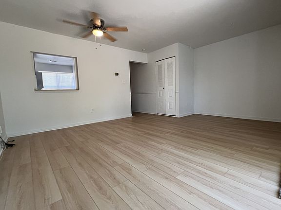 4th image of 21 Essex Sq
