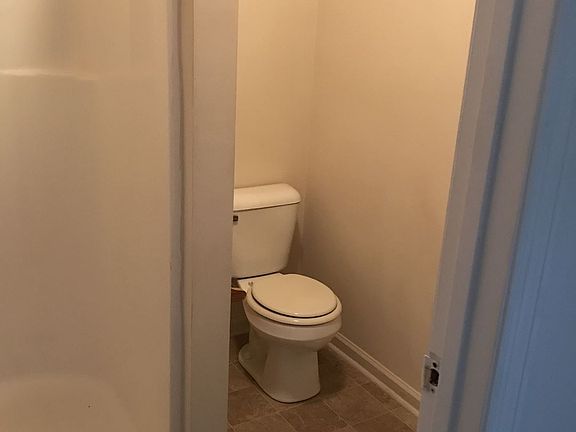 3rd image of 1099 Merrick Dr APT 3