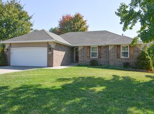 108 E Newcastle Ct, Nixa, MO 65714