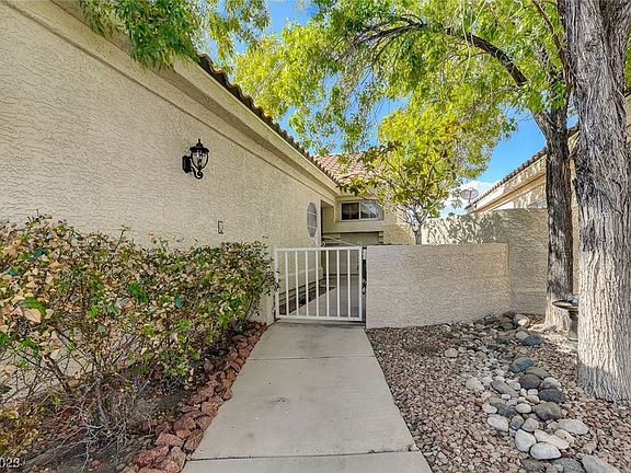 4th image of 7936 Ben Hogan Dr
